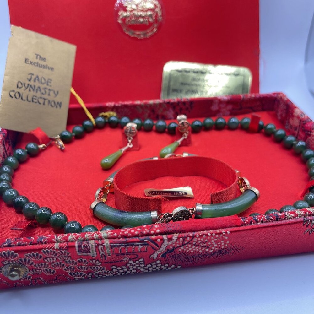 Exclusive Jade Dynasty Collection Necklace Bracelet & Earrings Set Genuine Green